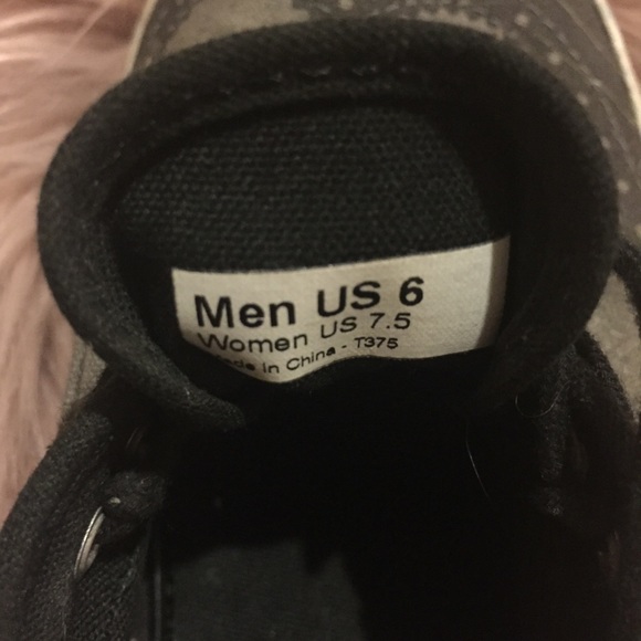 Vans - Picture 4 of 4